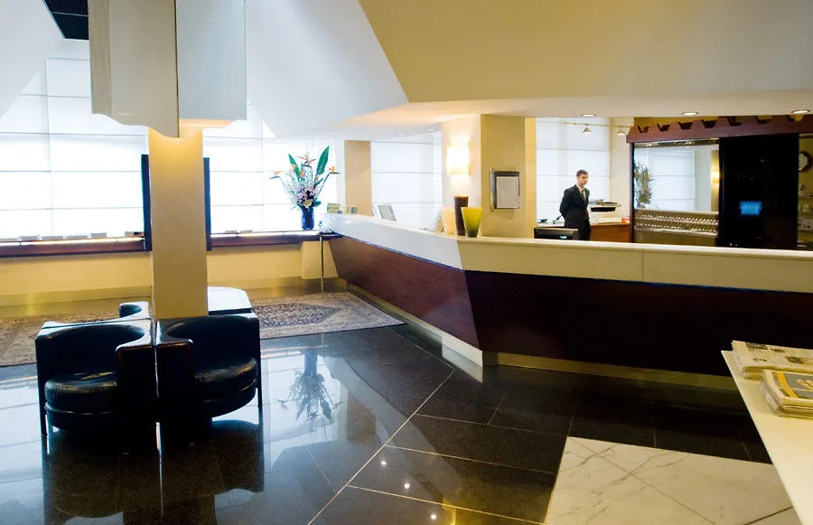 Qc Room Milano Porta Romana 4*,