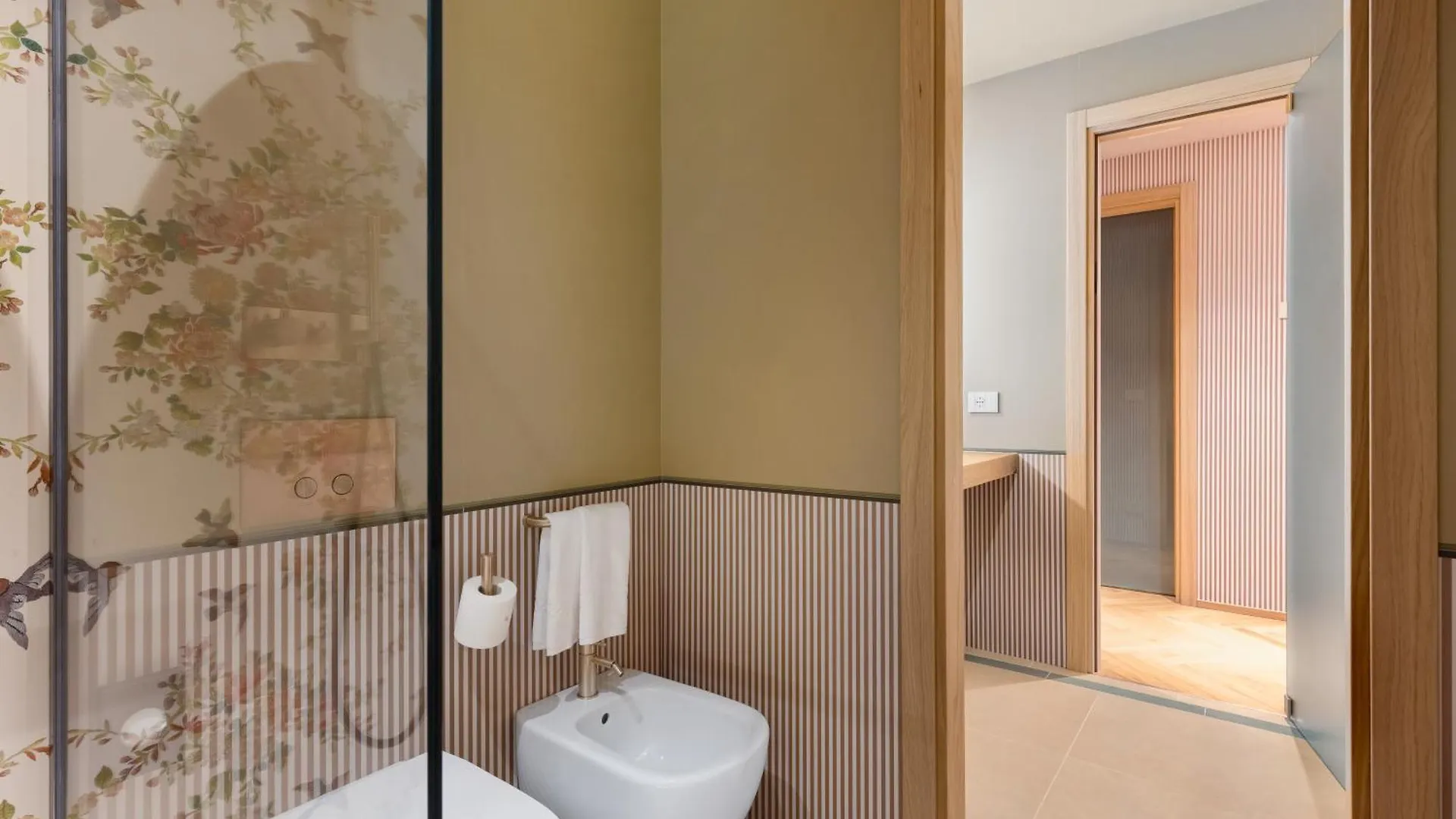 Qc Room Milano Porta Romana 4*, Milan Italy