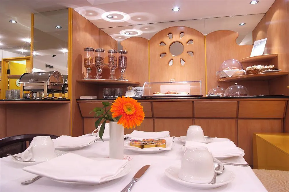 **** Hotel Qc Room Milano Porta Romana Italy